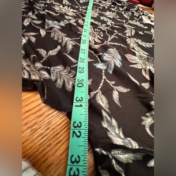 Wynne Lounge Black and White Floral Long Sleeve Women’s Size Large - Picture 4 of 6